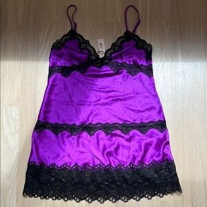 NWT Victoria's Secret Purple Black Lace Chemise Satin size small petite